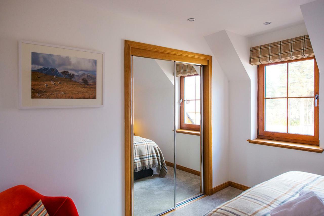 Tower Ridge Courtyard Fort William Exterior foto